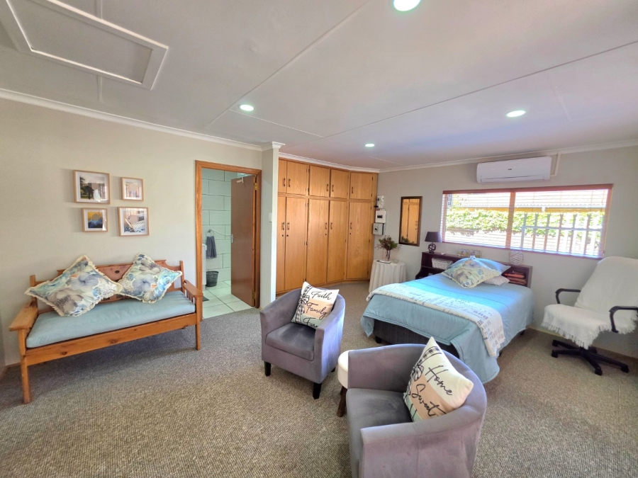 5 Bedroom Property for Sale in La Provance Free State